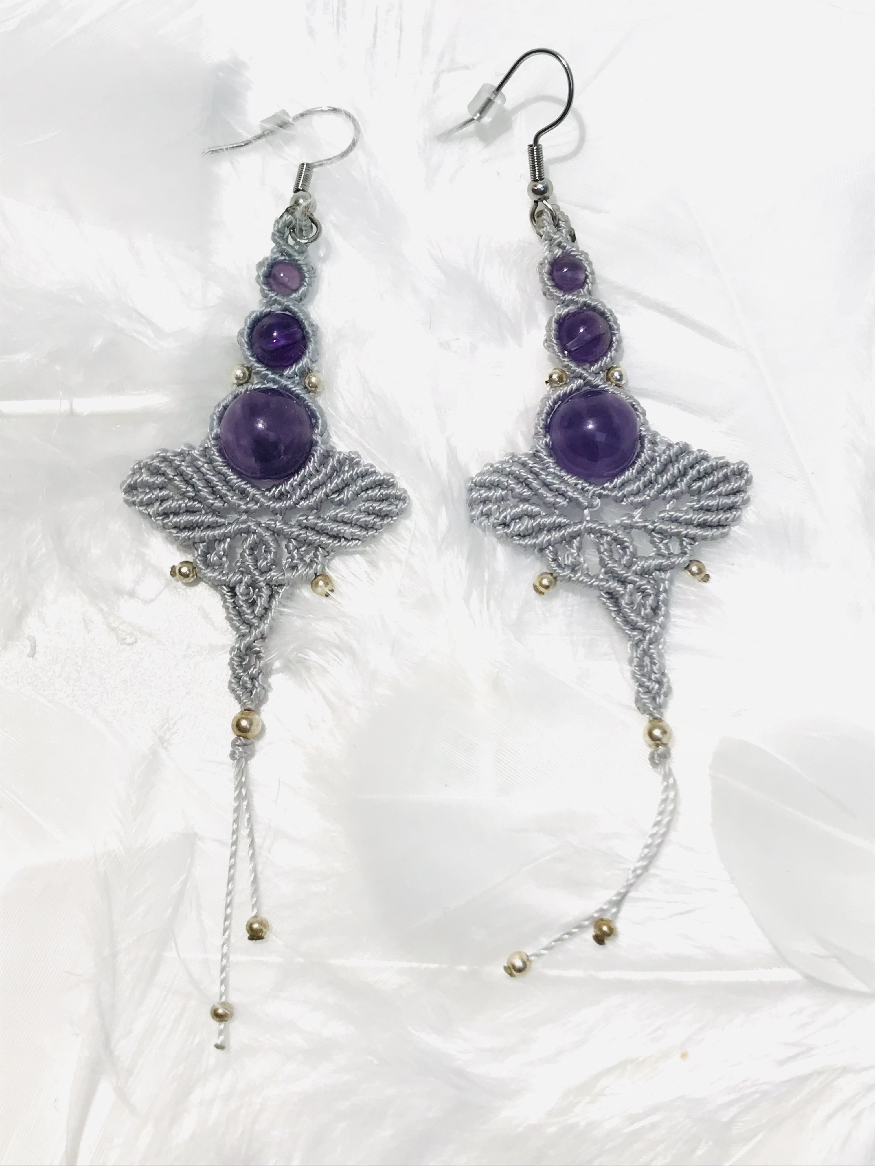 Boucles D'Oreilles En Améthyste Et Laiton Argenté - Neuf Avec Étiquettes - Fabriqué En France