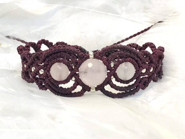 Bracelet quartz rose dentelle de micro macramé énergie amour de soi et des autres
