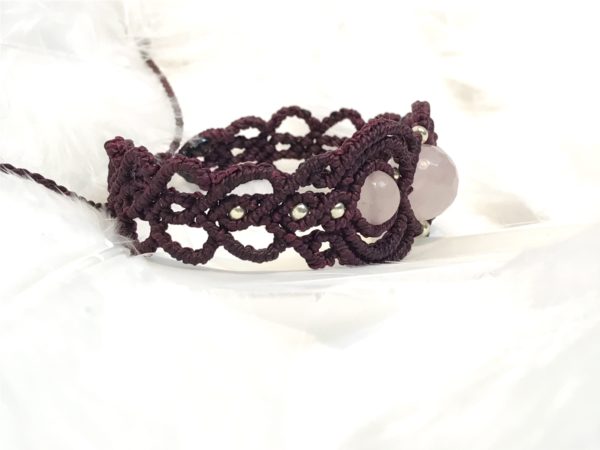 Bracelet quartz rose dentelle de micro macramé énergie amour de soi et des autres